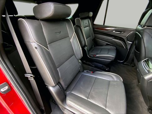 Used 2024 Cadillac Escalade Premium Luxury RWD image 20