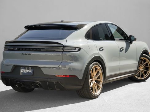 Used 2025 Porsche Cayenne Turbo GT AWD/4WD image 3