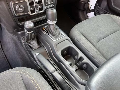 Used 2025 Jeep Wrangler Unlimited Sport AWD/4WD image 31