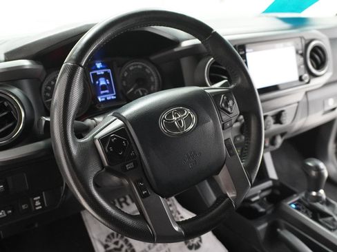 Used 2020 Toyota Tacoma TRD Sport w/ Technology Package RWD image 14