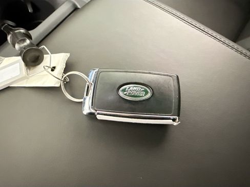 Used 2025 Land Rover Defender 110 S image 17