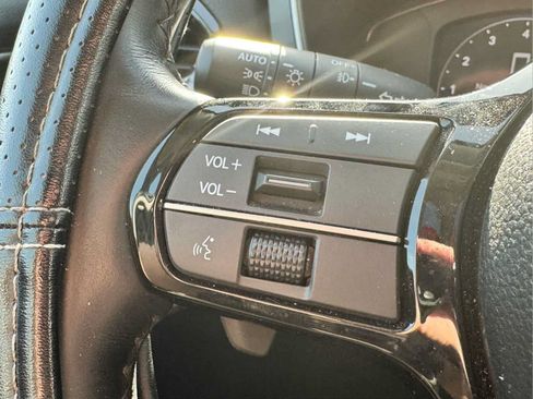 Used 2025 Honda Pilot Elite image 11