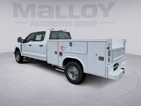 New 2026 Ford F250 XL w/ XL Chrome Package image 3