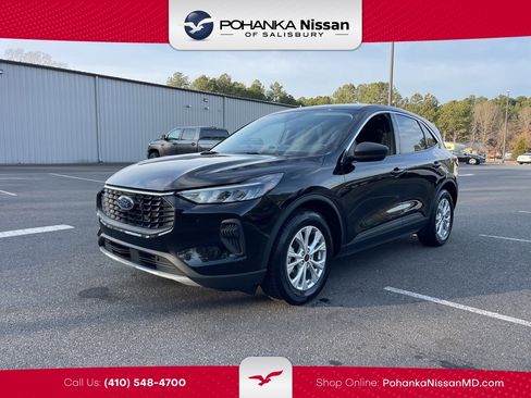 Used 2024 Ford Escape Active w/ Cold Weather Package image 1