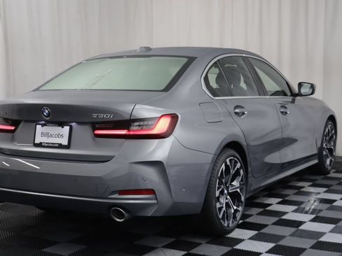 Used 2025 BMW 330i xDrive Sedan AWD/4WD image 16