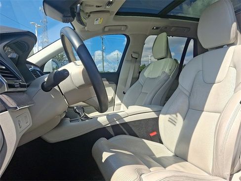 Used 2022 Volvo XC90 T6 Inscription w/ Advanced Package image 12