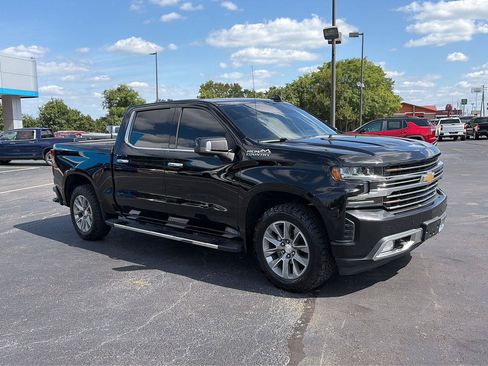 Used 2019 Chevrolet Silverado 1500 High Country w/ Technology Package AWD/4WD image 7