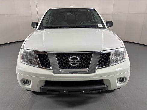 Used 2016 Nissan Frontier SV w/ SV Value Truck Package RWD image 3