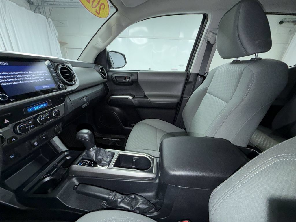 Used 2021 Toyota Tacoma SR5 AWD/4WD image 22