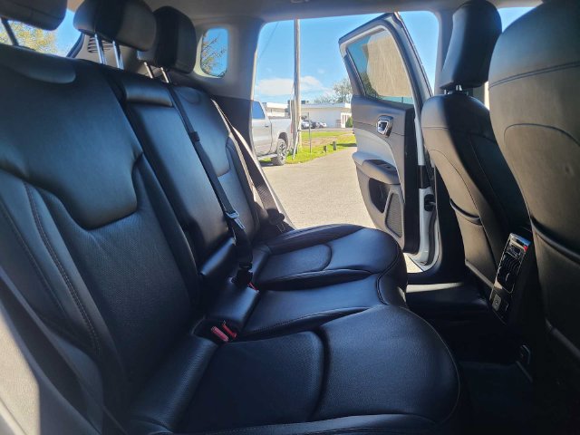 Used 2022 Jeep Compass Limited AWD/4WD image 22