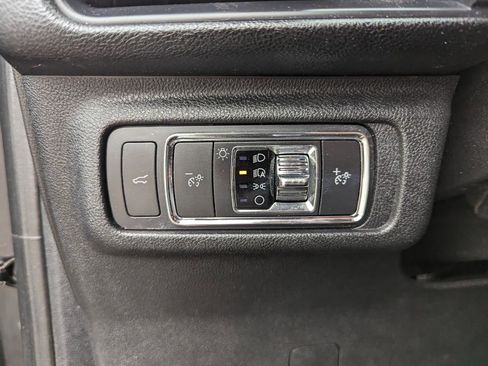 Used 2020 Lincoln Corsair AWD w/ Premium Package image 14