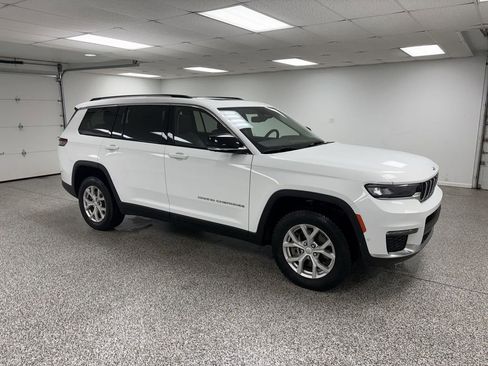 Used 2023 Jeep Grand Cherokee L Limited w/ Luxury Tech Group II image 2