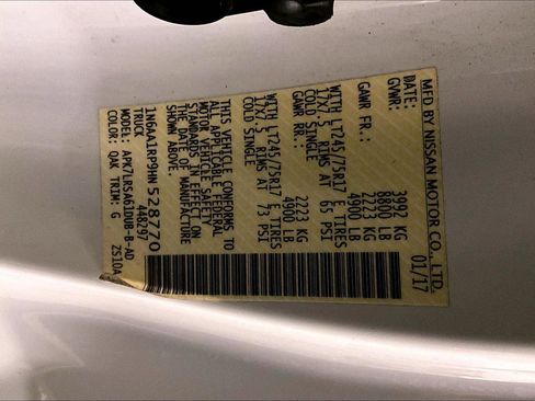 Used 2017 Nissan Titan S image 31