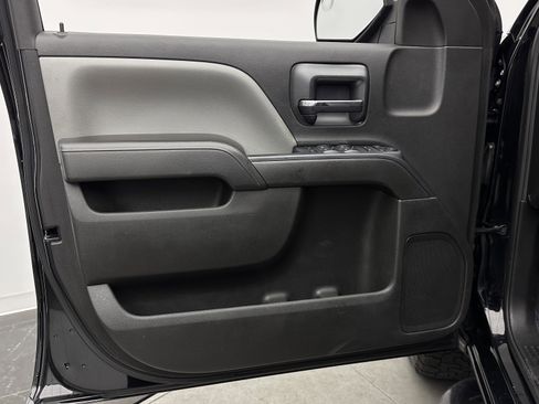 Used 2019 Chevrolet Silverado 1500 Custom w/ Custom Convenience Package RWD image 11