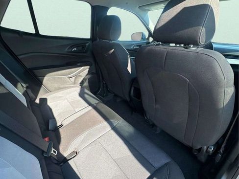 Used 2024 Chevrolet Trax LS w/ LS Convenience Package FWD image 9