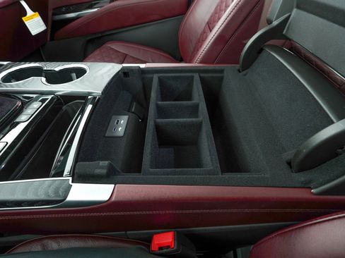 Used 2026 Cadillac Escalade ESV Sport w/ Touring Package image 33