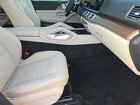 New 2026 Mercedes-Benz GLS 450 4MATIC image 40