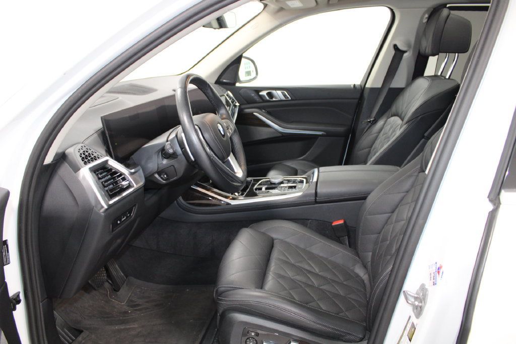 Used 2025 BMW X7 xDrive40i AWD/4WD image 17