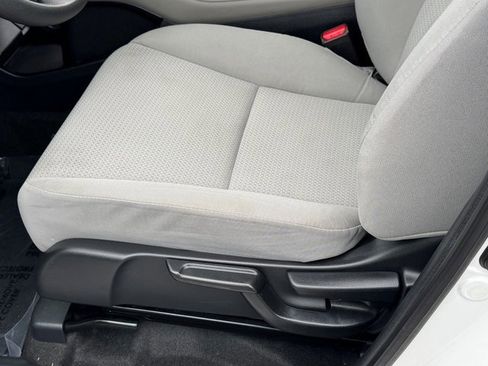 Certified 2022 Honda HR-V LX image 13