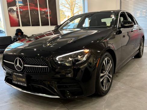 Used 2023 Mercedes-Benz E 350 E 350 4MATIC Sedan image 3