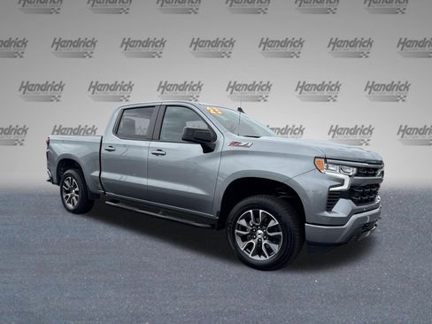 Used 2023 Chevrolet Silverado 1500 RST w/ Z71 Off-Road Package AWD/4WD image 2