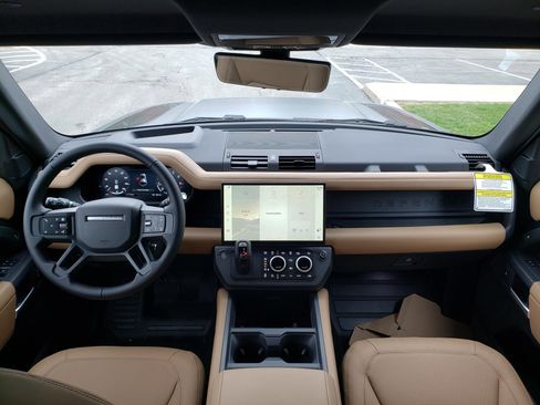 New 2026 Land Rover Defender 110 X-Dynamic SE image 13