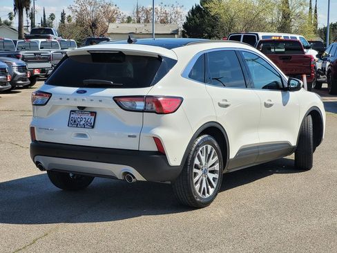 Used 2020 Ford Escape Titanium w/ Titanium Premium Package 2.0 image 5