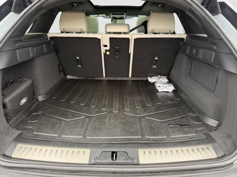 Used 2023 Land Rover Range Rover Velar R-Dynamic S image 19