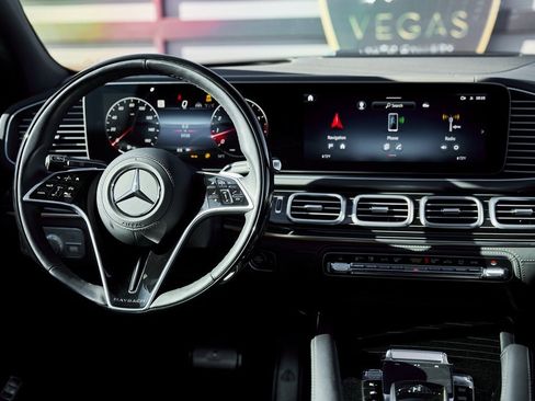 Used 2024 Mercedes-Benz Maybach GLS 600 4MATIC image 44