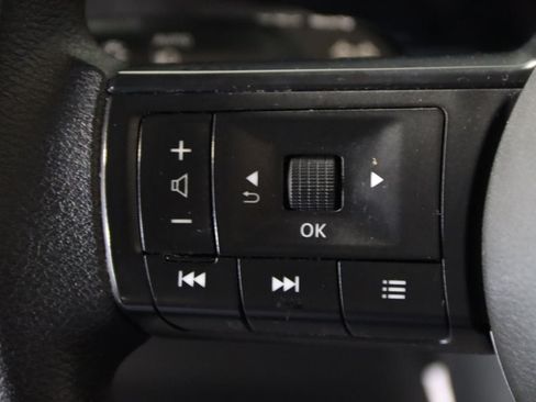Used 2025 Nissan Kicks SV AWD/4WD image 12