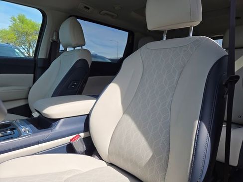 New 2025 Kia Carnival SX w/ SX Dark Edition Package image 11