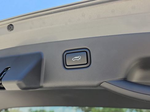 New 2026 Kia Niro FWD image 11