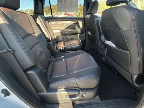 Used 2021 Honda Pilot Black Edition image 15