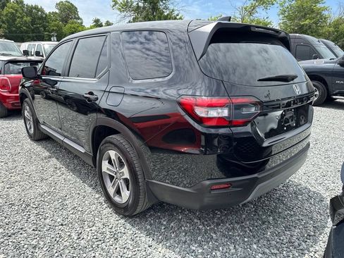 Used 2025 Honda Pilot EX-L image 3