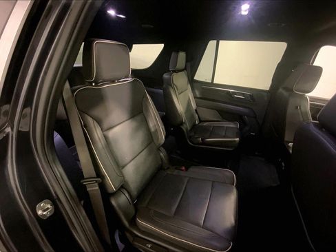 Used 2025 Chevrolet Tahoe Premier AWD/4WD image 23