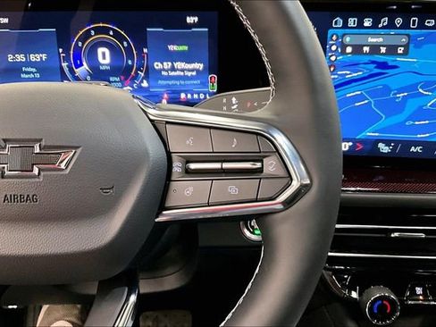 Used 2025 Chevrolet Traverse Z71 w/ Enhanced Driving Package image 28