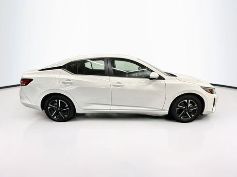 Used 2025 Nissan Sentra SV FWD image 10