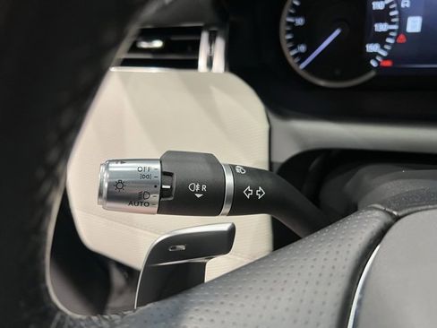 Used 2022 Land Rover Discovery Sport S R-Dynamic image 32