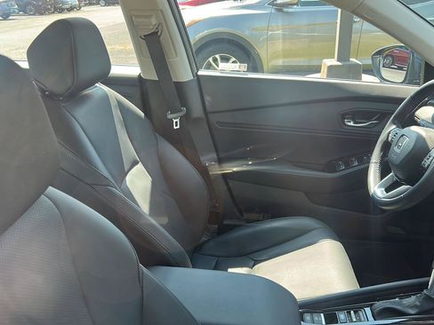 Used 2023 Honda Accord Touring image 7