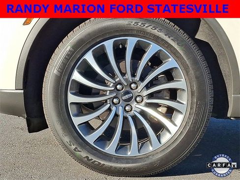 Used 2023 Lincoln Aviator AWD w/ Premium Package image 8