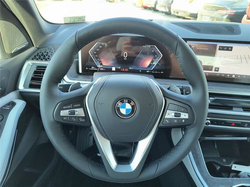 New 2026 BMW X5 sDrive40i w/ Climate Comfort Package image 8