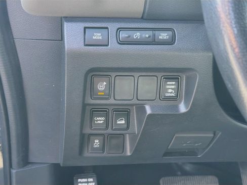 Used 2022 Nissan Frontier SV AWD/4WD image 10