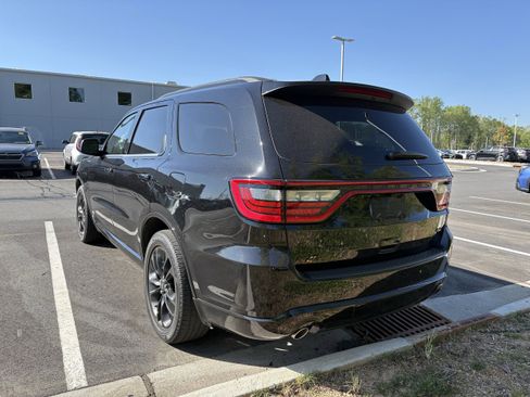 Used 2023 Dodge Durango R/T w/ Hemi Orange Plus Package image 4