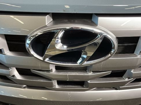 Used 2023 Hyundai Santa Cruz SE AWD/4WD image 9