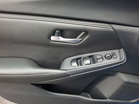 Used 2024 Nissan Sentra SV image 12