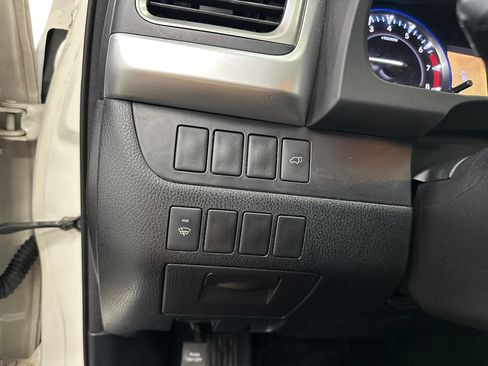 Used 2015 Toyota Highlander Plus FWD image 32