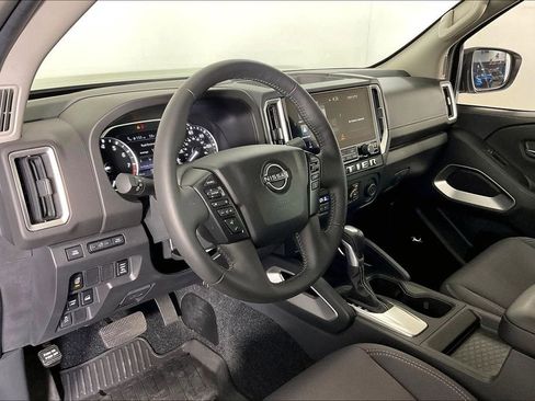 Certified 2025 Nissan Frontier SV w/ SV Convenience Package image 17