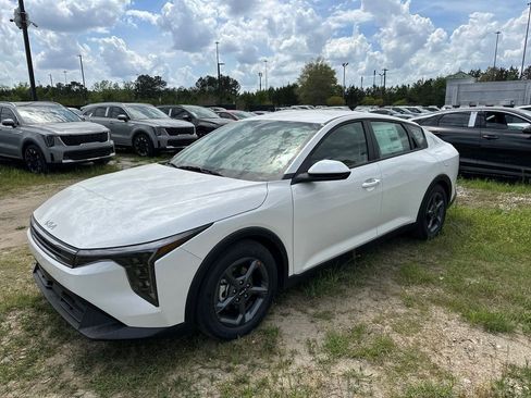 New 2026 Kia K4 FWD image 3