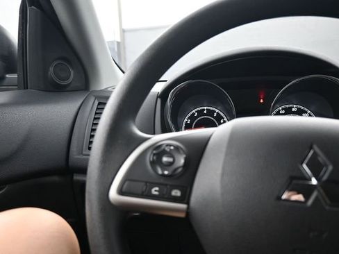 Used 2025 Mitsubishi Outlander Sport ES image 15