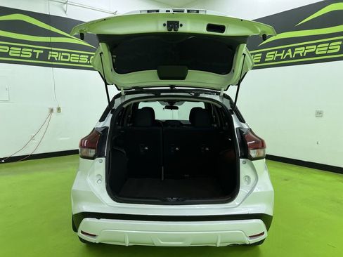 Used 2023 Nissan Kicks SV FWD image 9
